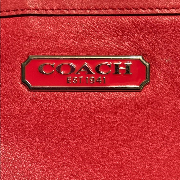 Coach Medium Leather Shoulder Bag. Pink/bright coral - Picture 4 of 16